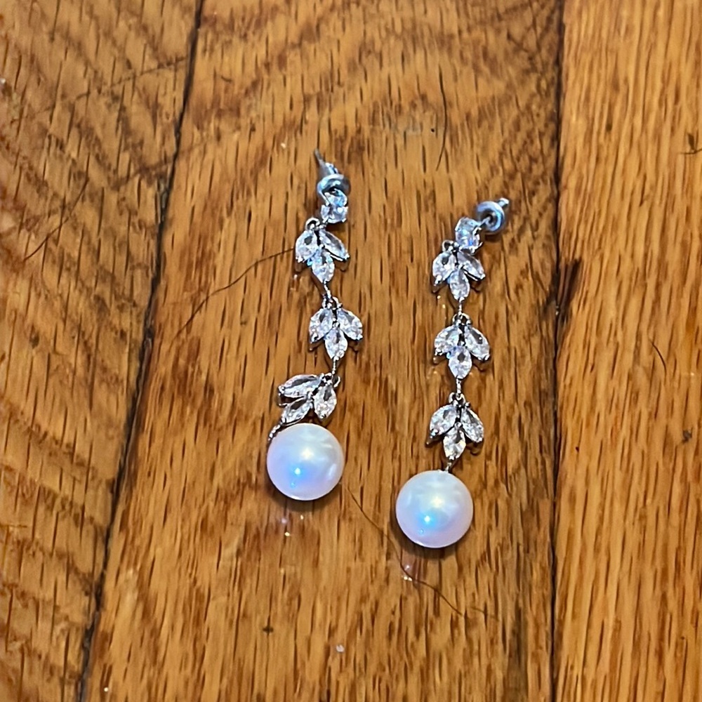 Hundred hearts drop pearl diamond earrings
